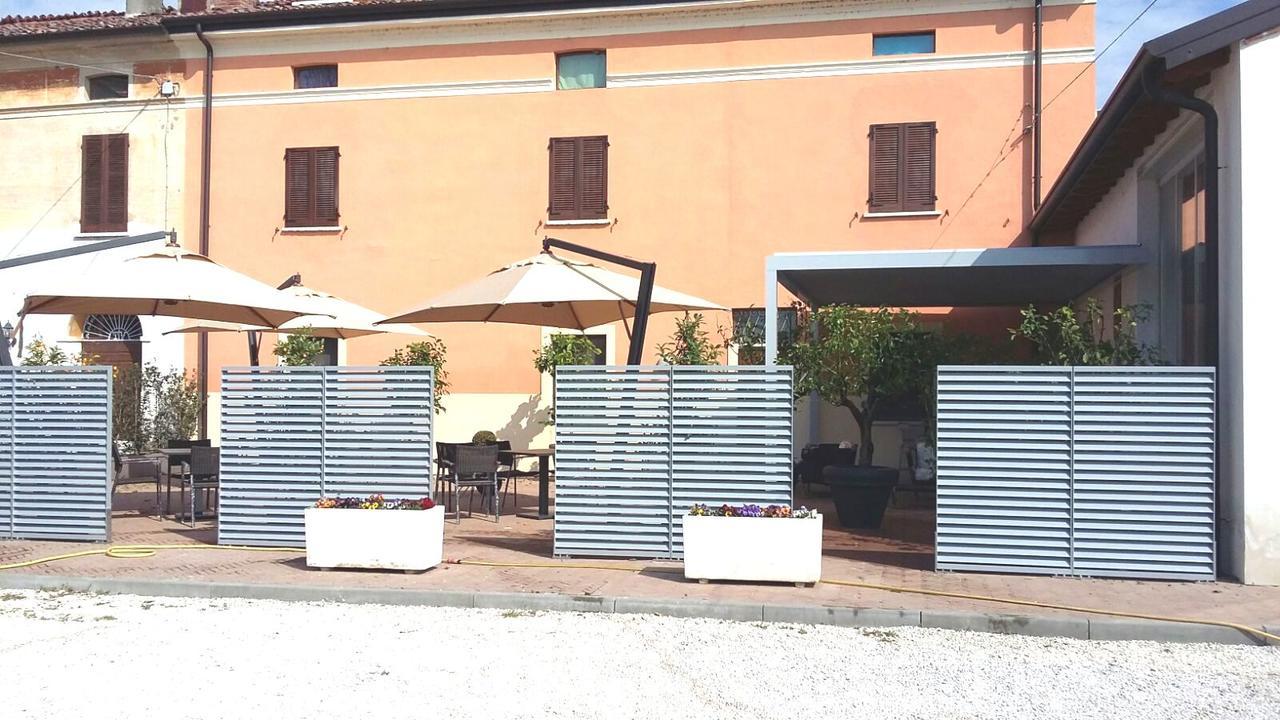 La Cascina Del Sole Hostel Rivarolo del Re ed Uniti Bagian luar foto