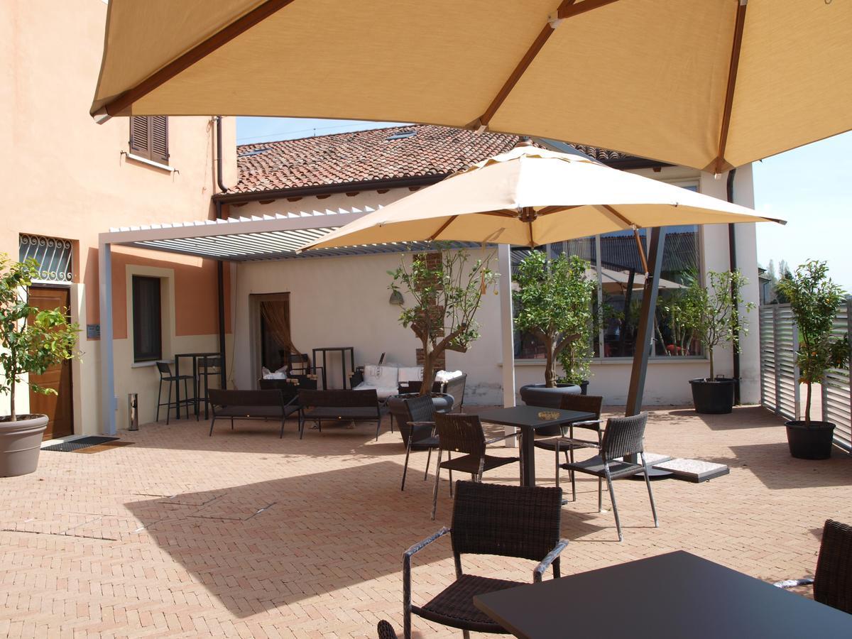 La Cascina Del Sole Hostel Rivarolo del Re ed Uniti Bagian luar foto