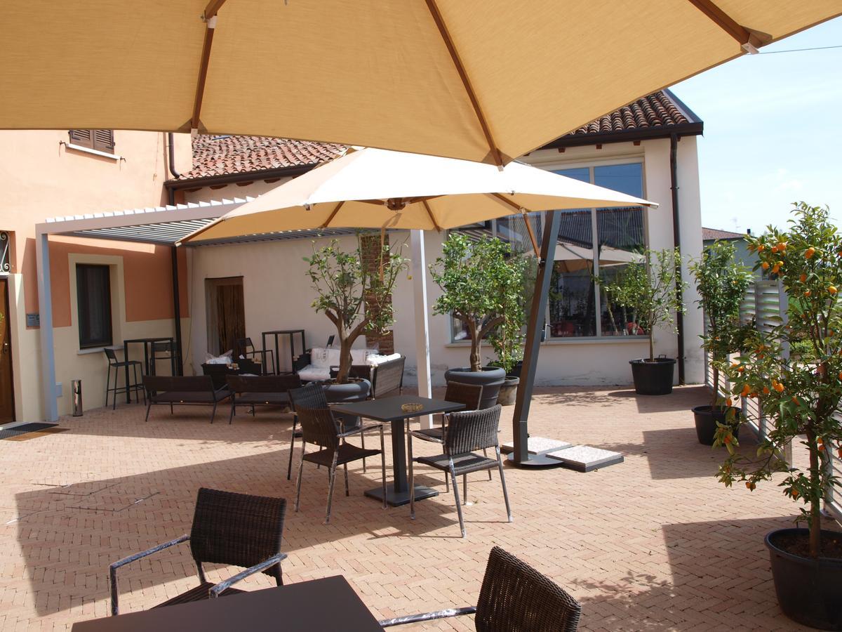 La Cascina Del Sole Hostel Rivarolo del Re ed Uniti Bagian luar foto