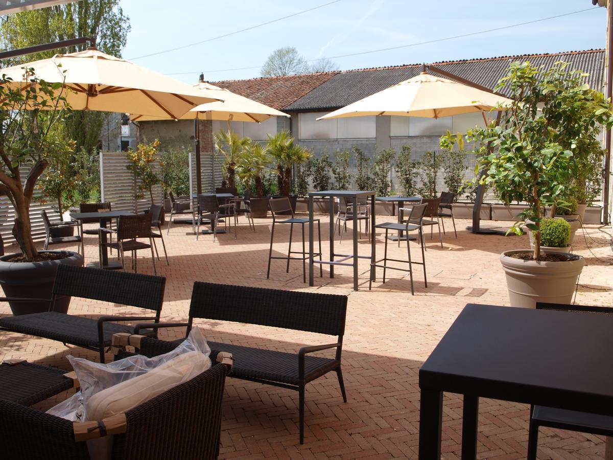 La Cascina Del Sole Hostel Rivarolo del Re ed Uniti Bagian luar foto