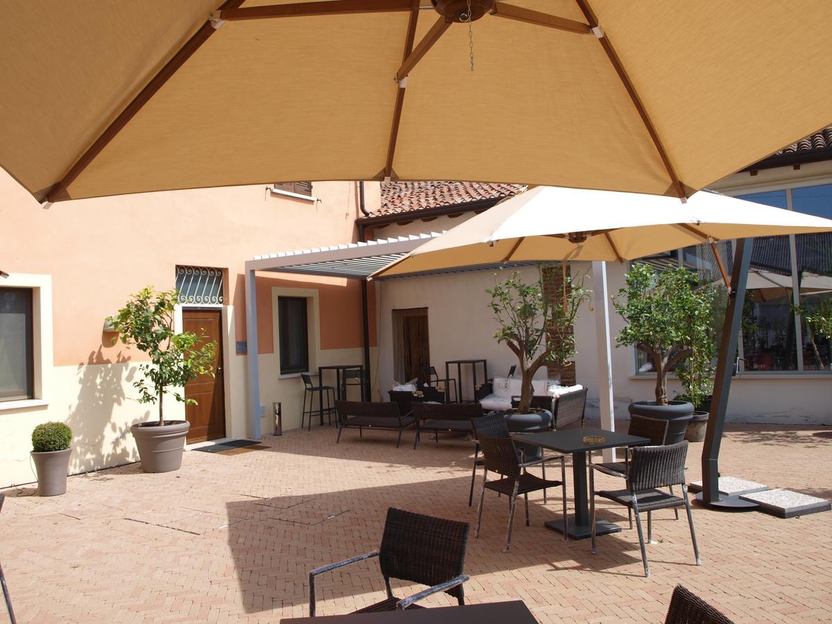 La Cascina Del Sole Hostel Rivarolo del Re ed Uniti Bagian luar foto