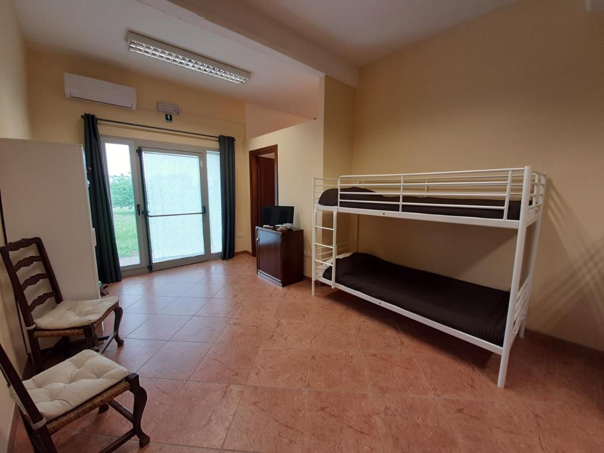 La Cascina Del Sole Hostel Rivarolo del Re ed Uniti Bagian luar foto