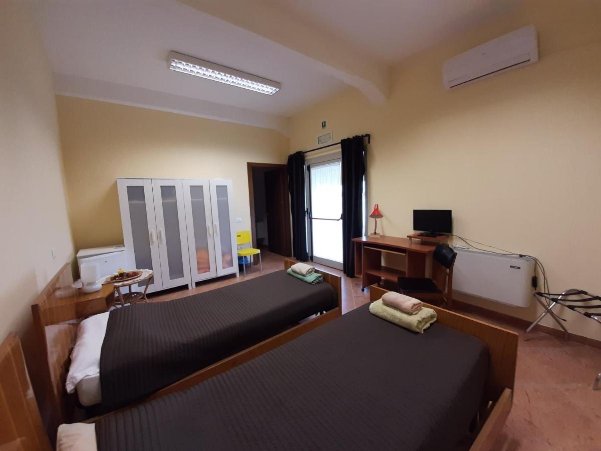 La Cascina Del Sole Hostel Rivarolo del Re ed Uniti Bagian luar foto
